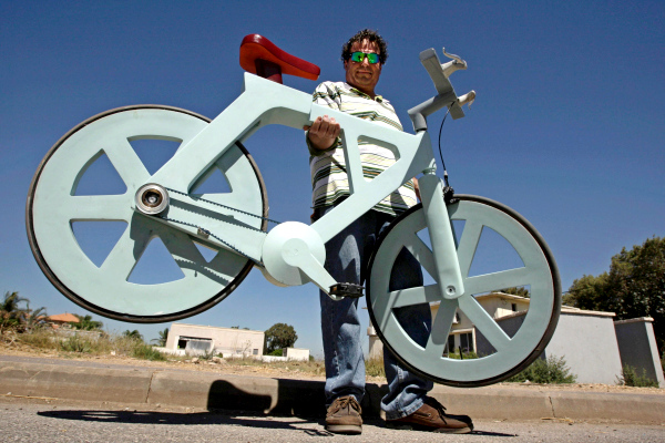 http://www.novate.ru/files/u1240/Izhar_Gafni_cardboard_bike_01.jpg